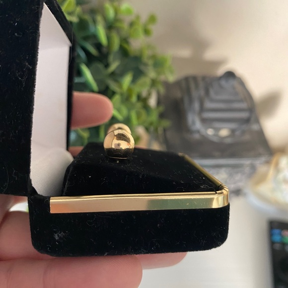 Large 14KT YELLOW GOLD 2.73 MM BALL STUD EARRINGS .9 GRAMS - Picture 4 of 11